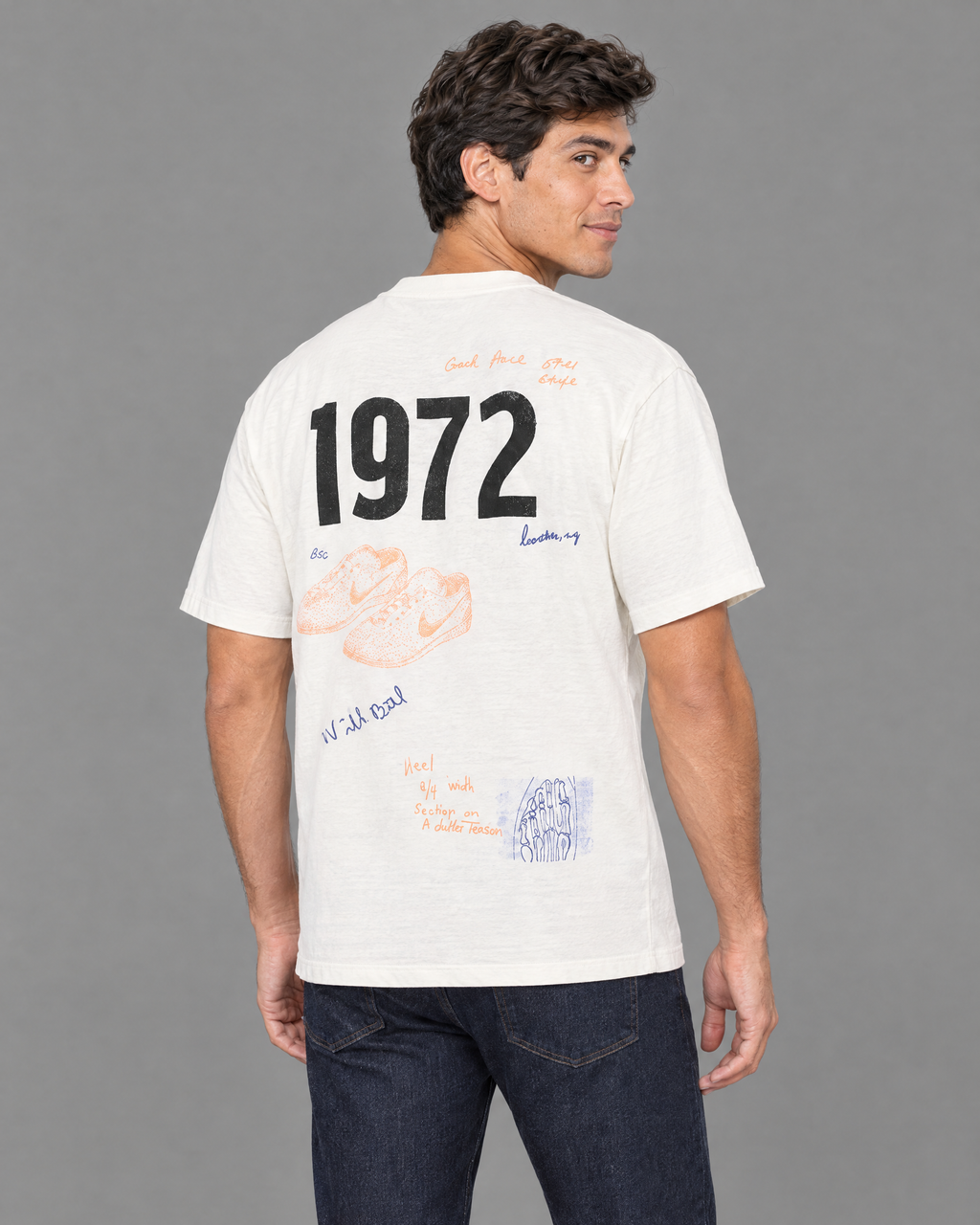 Playera oversized blanca con diseño para hombre — modelo 5