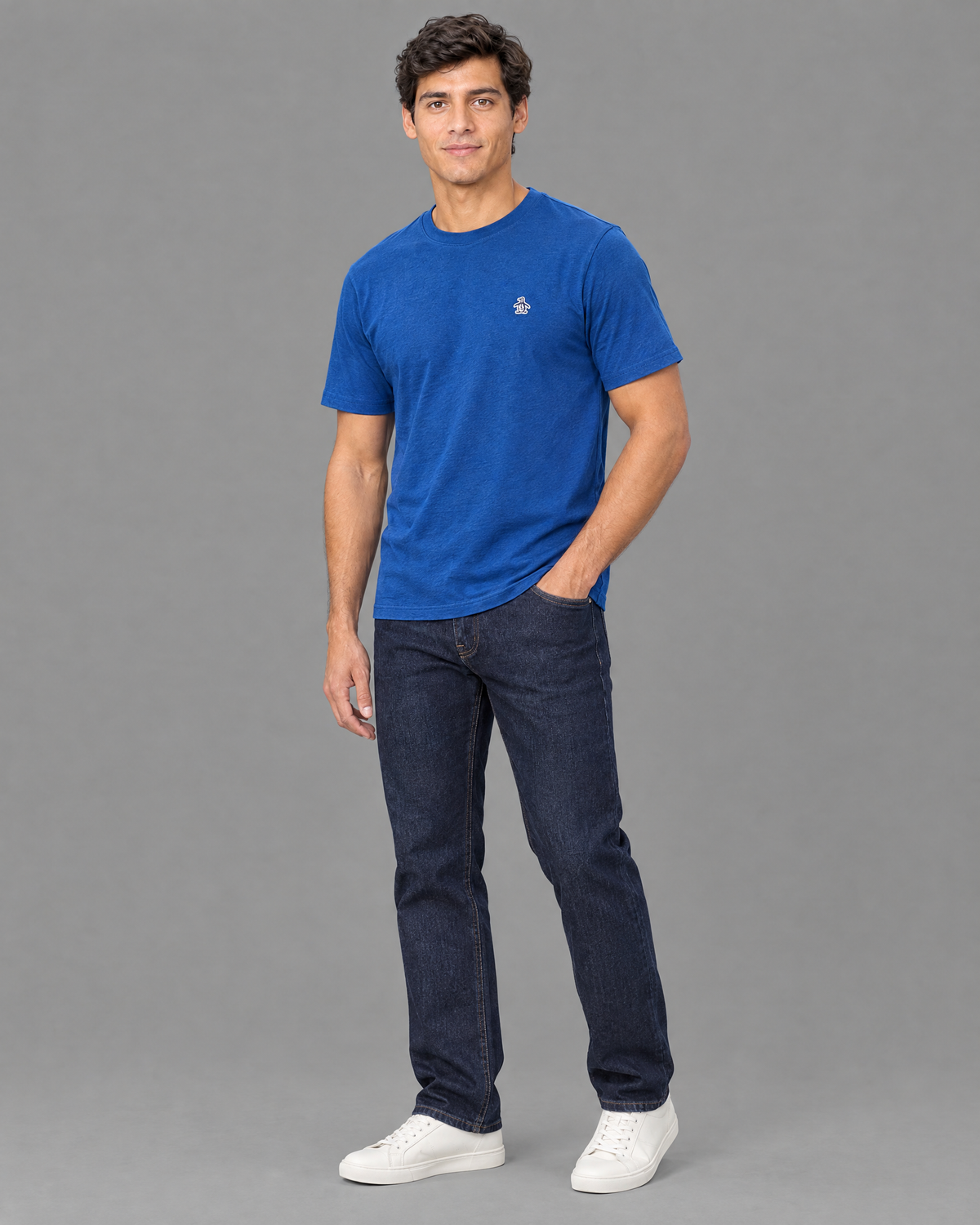 Playera Penguin azul con logo bordado para hombre — modelo 3