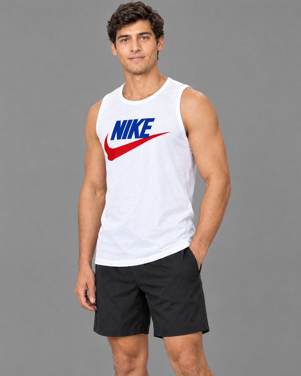 Playera deportiva Nike blanca con diseño para hombre