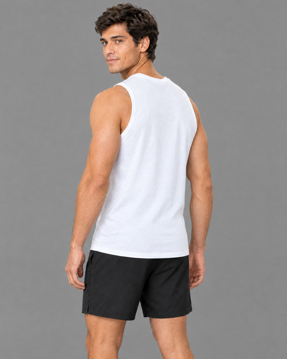 Playera deportiva Nike blanca con diseño para hombre