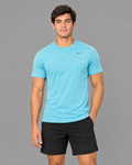 Playera deportiva Nike celeste para hombre