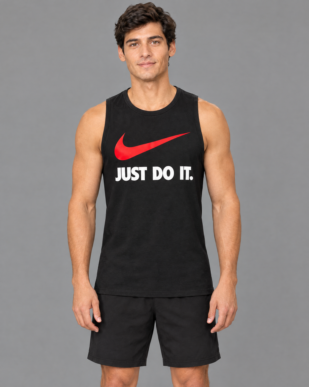 Playera deportiva Nike negra con diseño para hombre — modelo 1