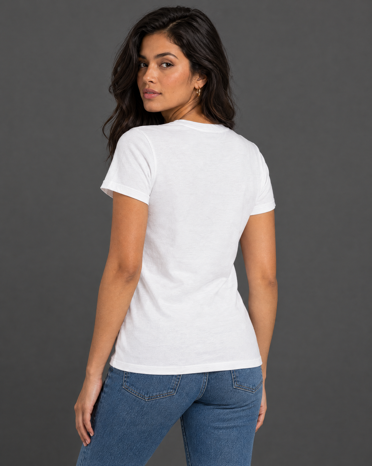 Blusa Guess blanca con diseño para mujer — modelo 3