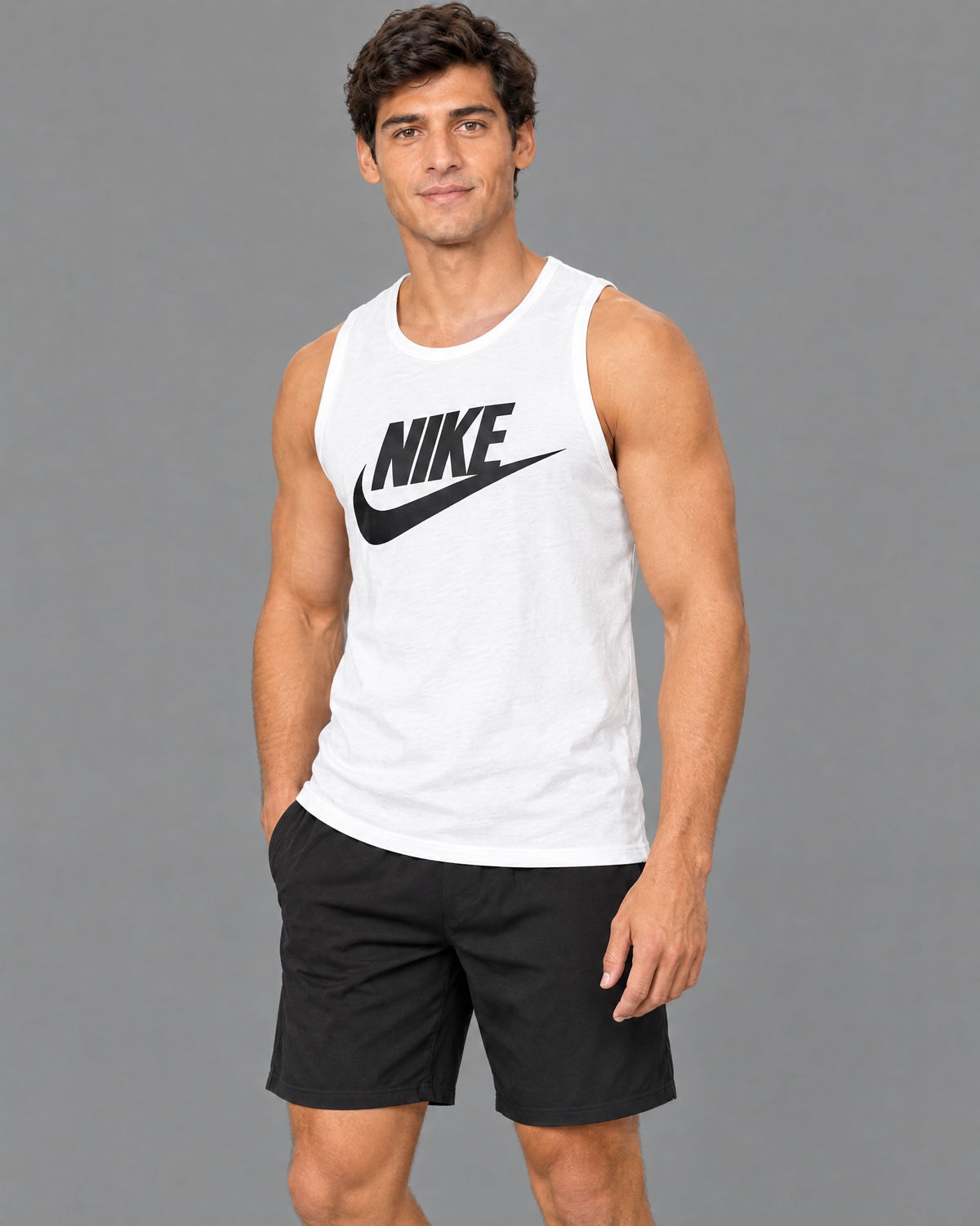 Playera deportiva Nike blanca con diseño para hombre — modelo 4