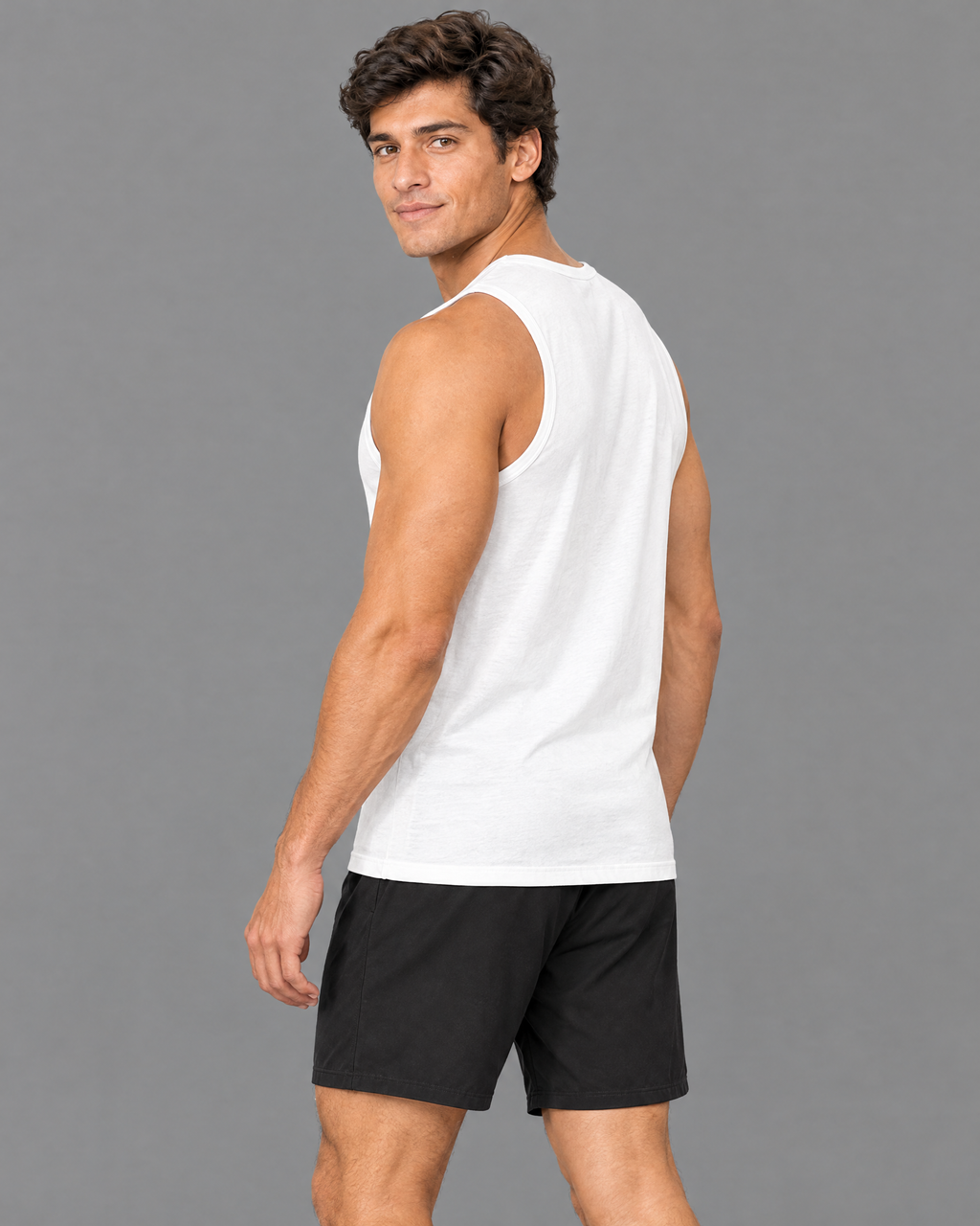 Playera deportiva Nike blanca con diseño para hombre — modelo 4